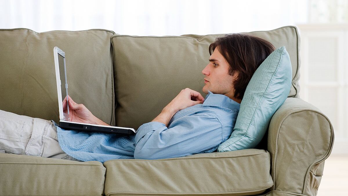 cheats/2013/04/09/digital-textbooks-know-when-you-ve-done-your-homework/reading-couch-cheat_gvq9e8