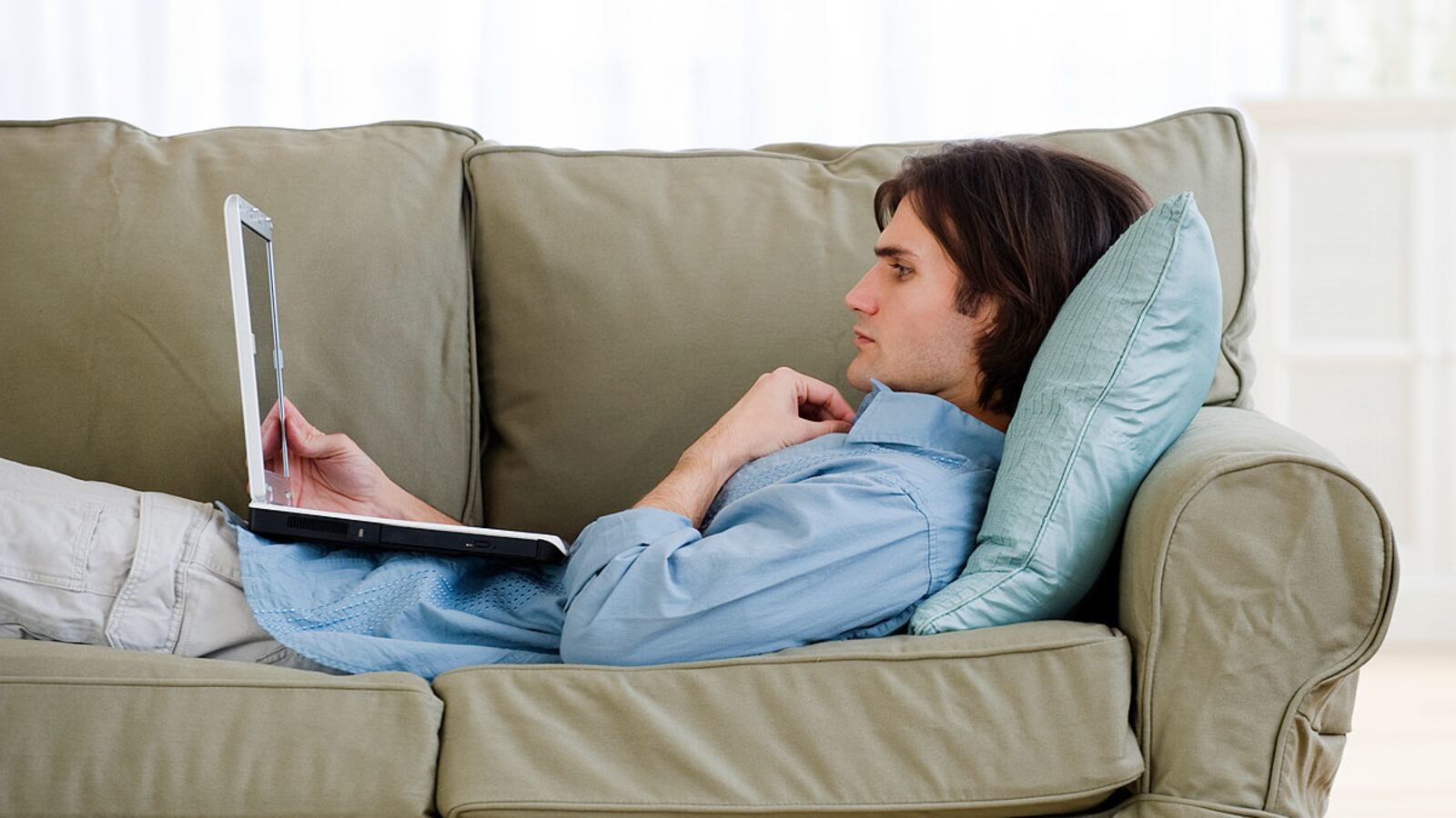 cheats/2013/04/09/digital-textbooks-know-when-you-ve-done-your-homework/reading-couch-cheat_gvq9e8