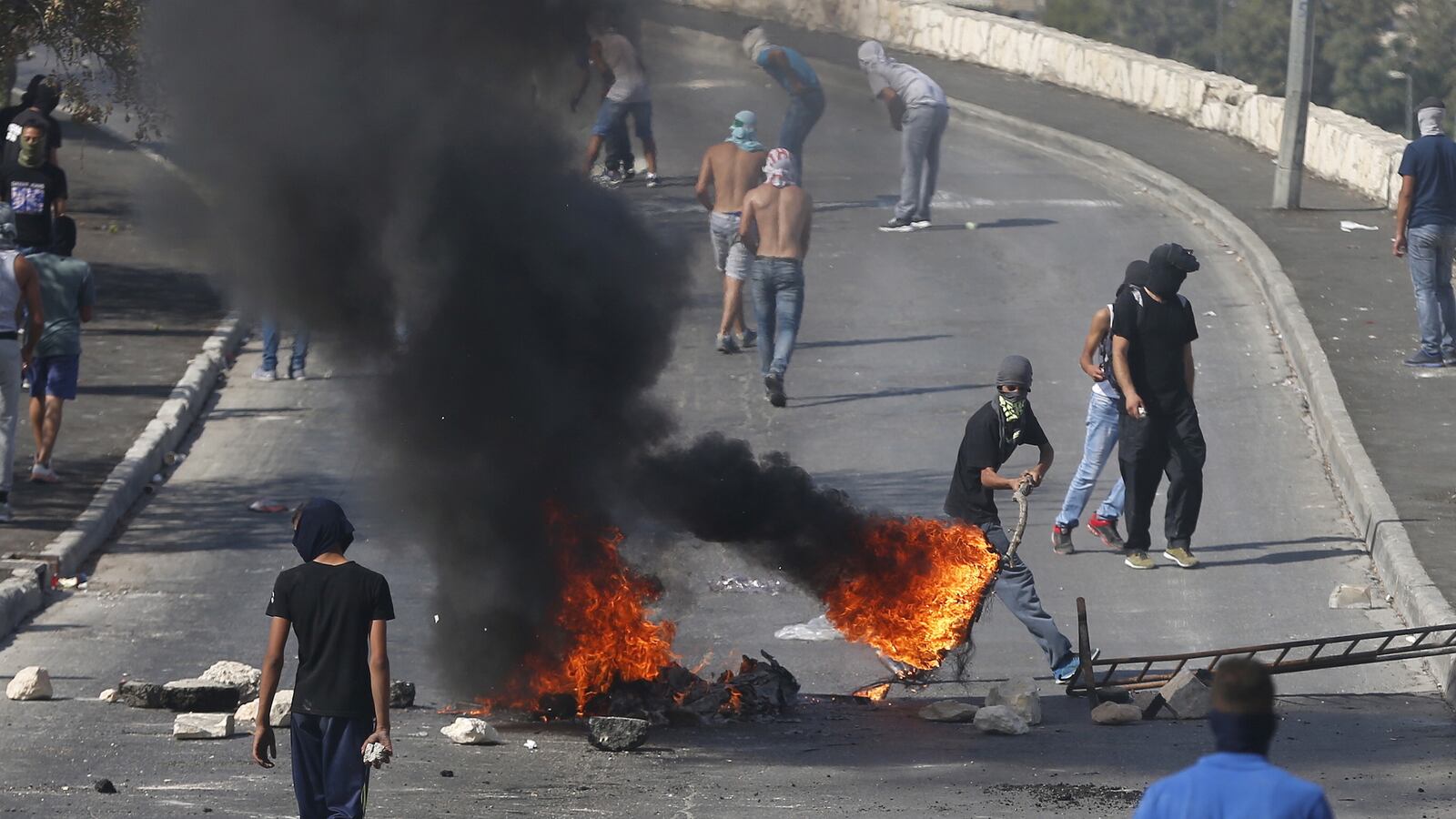 cheats/2015/10/04/israel-blocks-palestinians-from-old-city/151004-israel-cheat_kdnthn