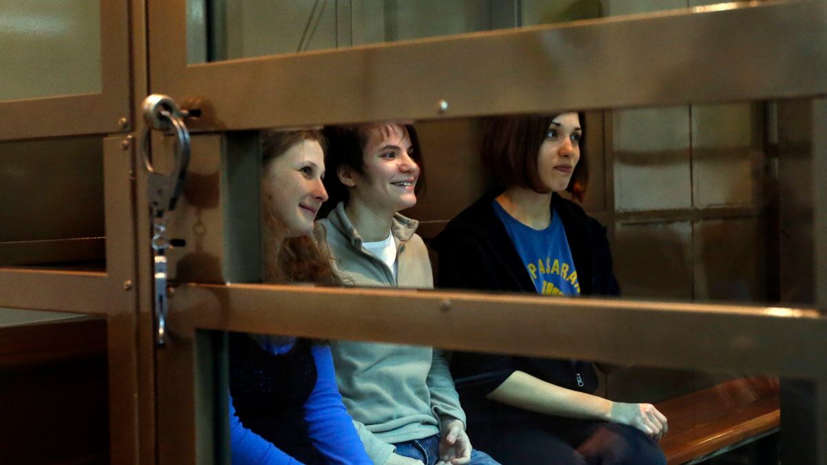 cheats/2012/10/01/pussy-riot-appeal-adjourned/pussy-riot-appeal-adjourned-russia-cheat_rgzgce