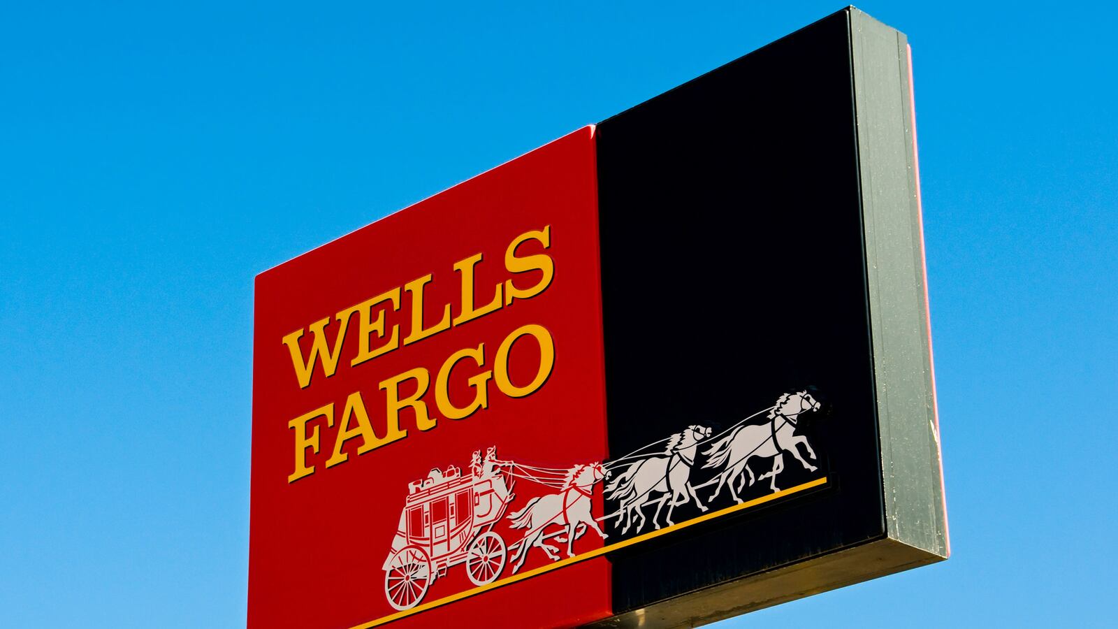 cheats/2017/04/28/suit-wells-fargo-targeted-undocumented-to-hit-sales-goals/170428-Wells-fargo-cheat_hmh4w2
