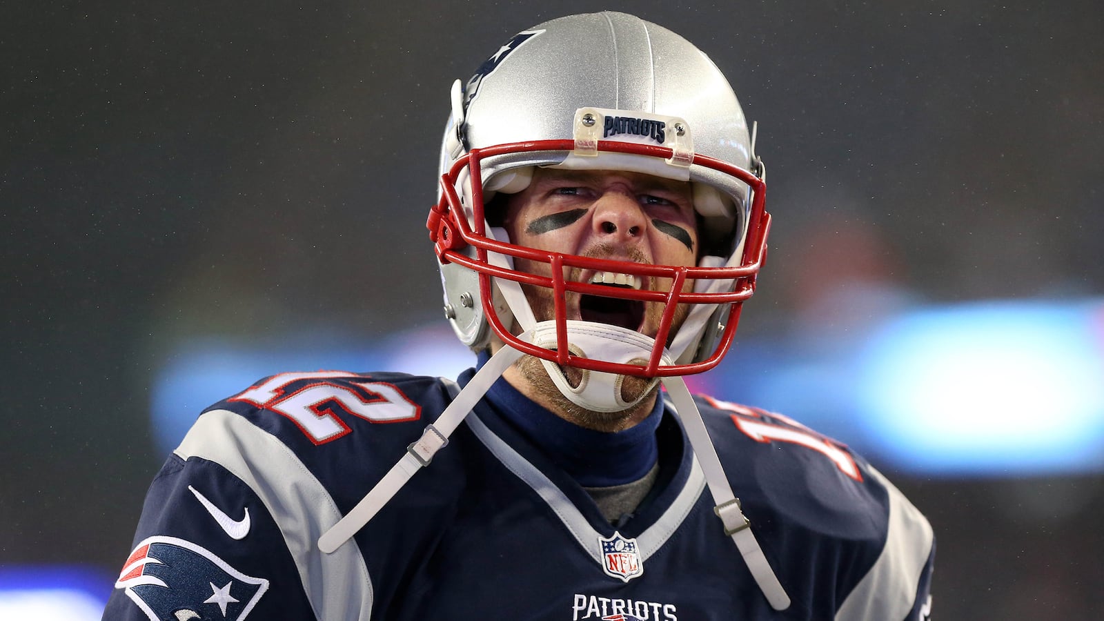 articles/2017/02/03/yes-i-m-rooting-for-brady-sunday-because-he-s-old/170202-lewis-brady-tease_wpipxm