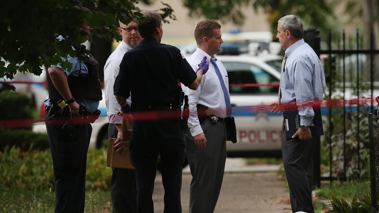 articles/2013/12/13/chicago-murder-capitol-no-more/131212-chicago-crime-tease_intyfm