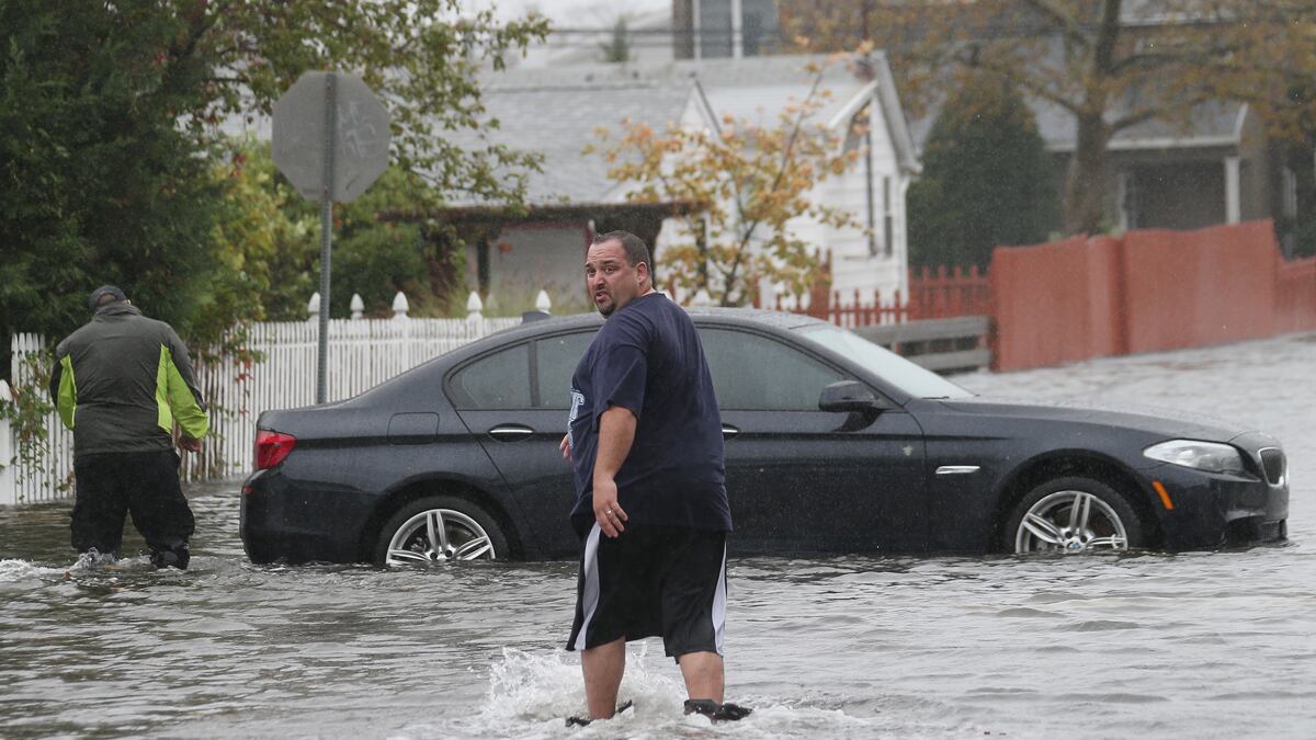 articles/2012/10/30/hurricane-sandy-politicize-this-tragedy/politicize-hurricane-sandy-beinart-tease_nzqpx5