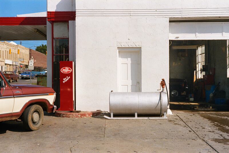 galleries/2016/11/03/the-best-of-photographer-william-eggleston/1611001-Jones-William-Eggleston-GAL-06_bg8rda