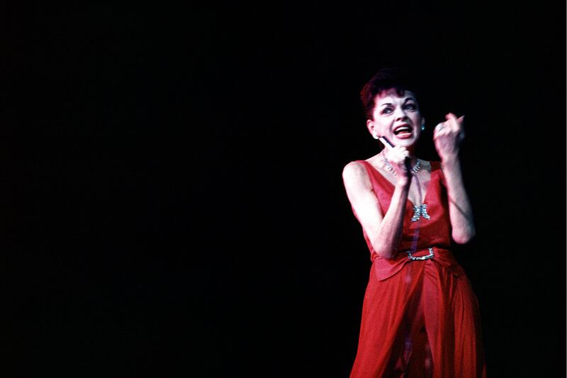 galleries/2012/02/13/divas-who-died-too-young-whitney-houston-amy-winehouse-and-others-photos/divas-who-died-too-young-garland_zlc3i8