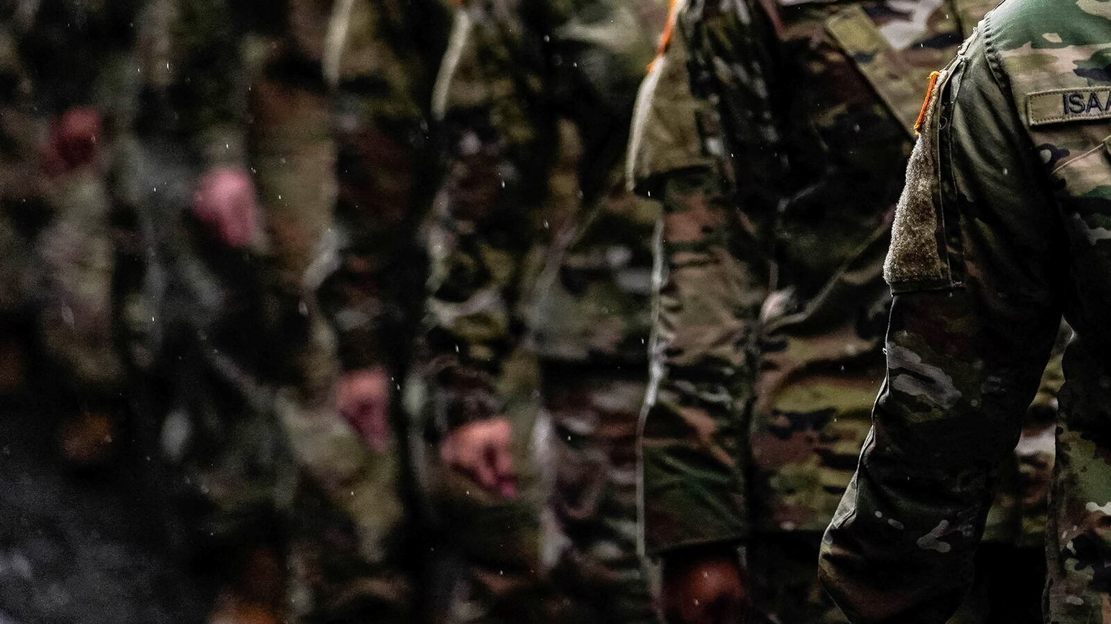 2022-11-11T232150Z_1290037884_RC2VJX98UH4T_RTRMADP_3_USA-VETERANS-NEW-YORK_jhgoc4