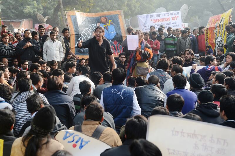 galleries/2013/01/03/protests-in-india-over-fatal-gang-rape-photos/India-protests-dec31-03_kvlpbs