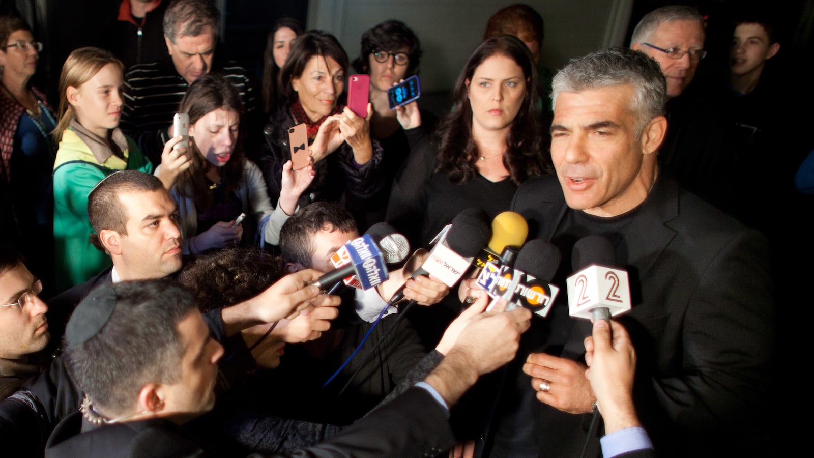 articles/2013/02/27/the-delusions-of-yair-lapid-and-aipac/yairlapidwithpress_hwyvyz