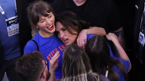 Taylor Swift and Mariska Hargitay
