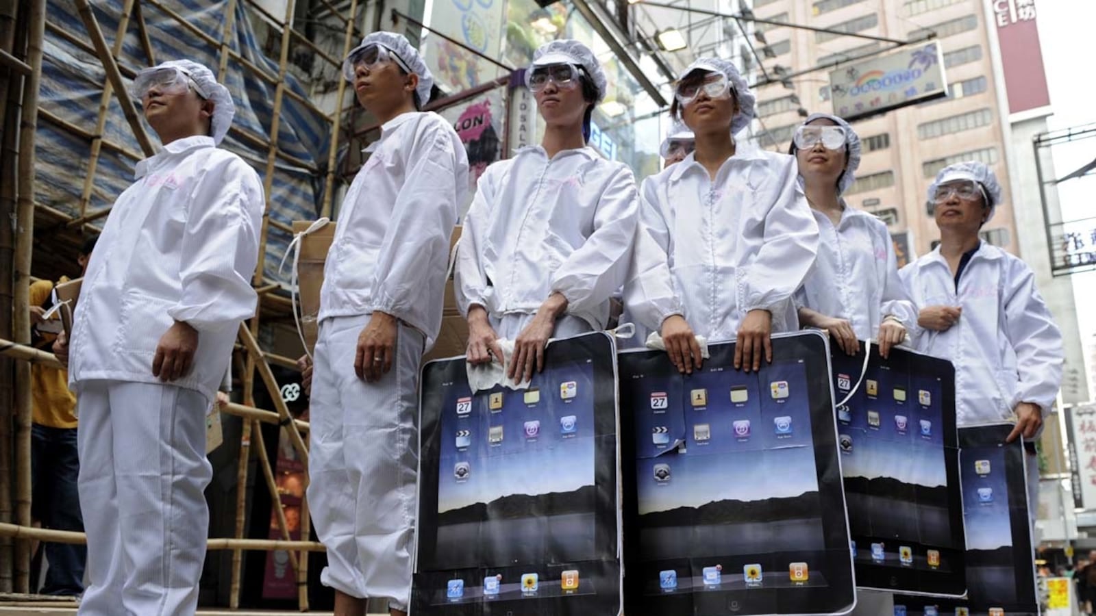articles/2012/01/27/boycott-apple-the-moral-dilemma-after-abuse-reports-from-china/apple-devices-china-rosenbaum-tease_nbgale