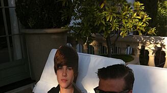 galleries/2011/04/07/celebrity-twitter-photos/twitpi47---beckham_u759gy