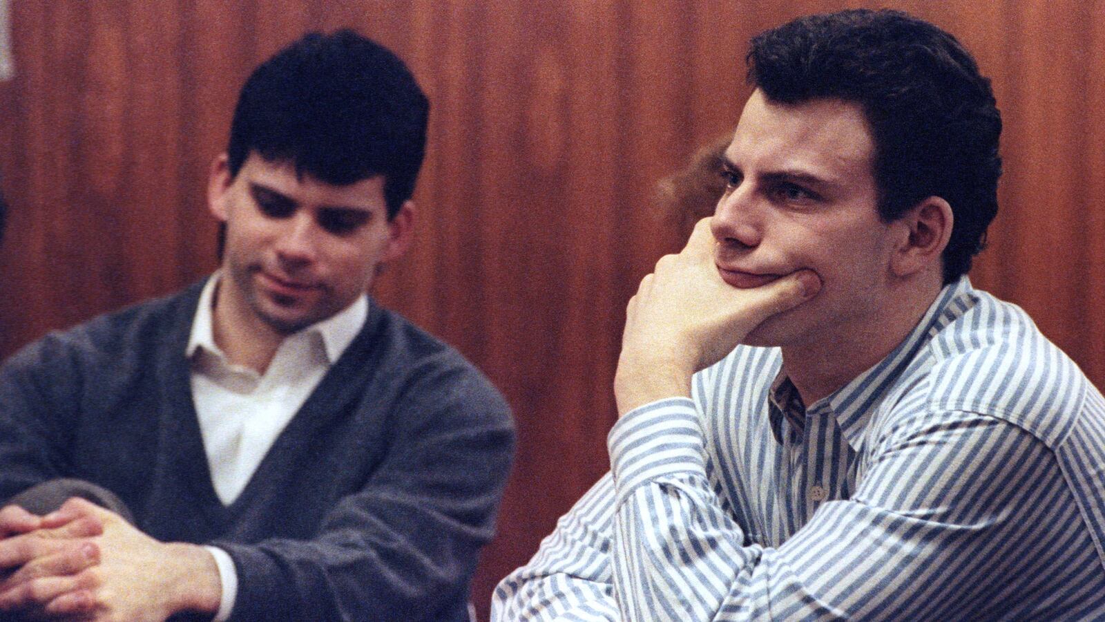 Erik Menendez (R) and brother Lyle