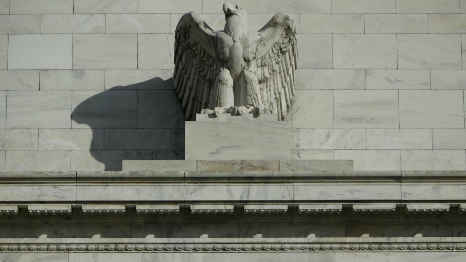 cheats/2014/10/29/feds-to-end-post-recession-bond-buying/141029-fedreserve-cheat_dxt8ds