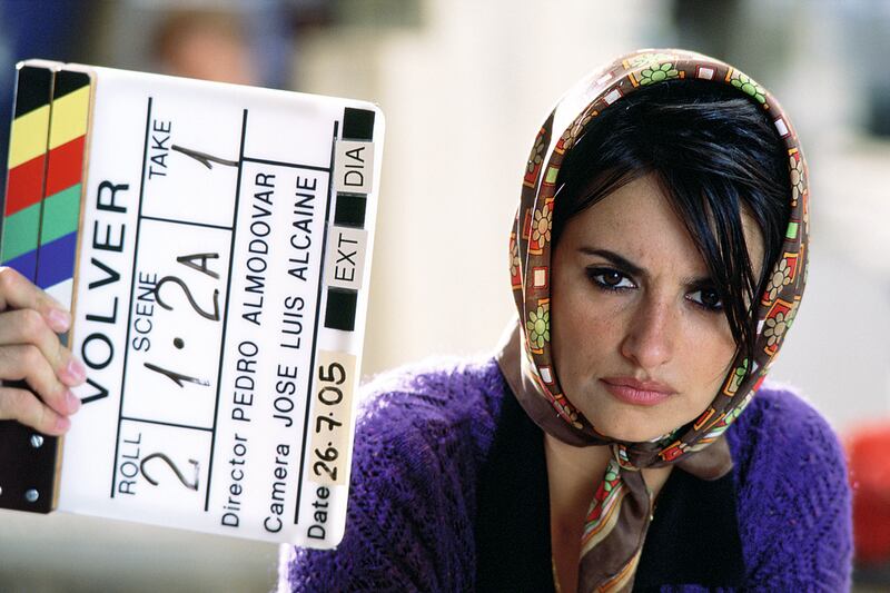 galleries/2011/11/18/pedro-almodovar-archives-book-penelope-cruz-antonio-banderas-photos/volver1-almodovar-book_bolkft