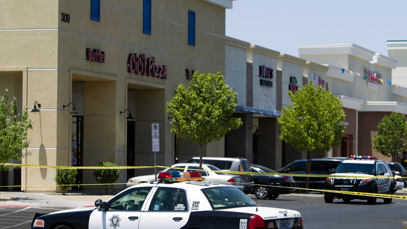 cheats/2014/06/09/five-dead-in-las-vegas-shooting/140609-walmart-shooting-cheat_m9o39j