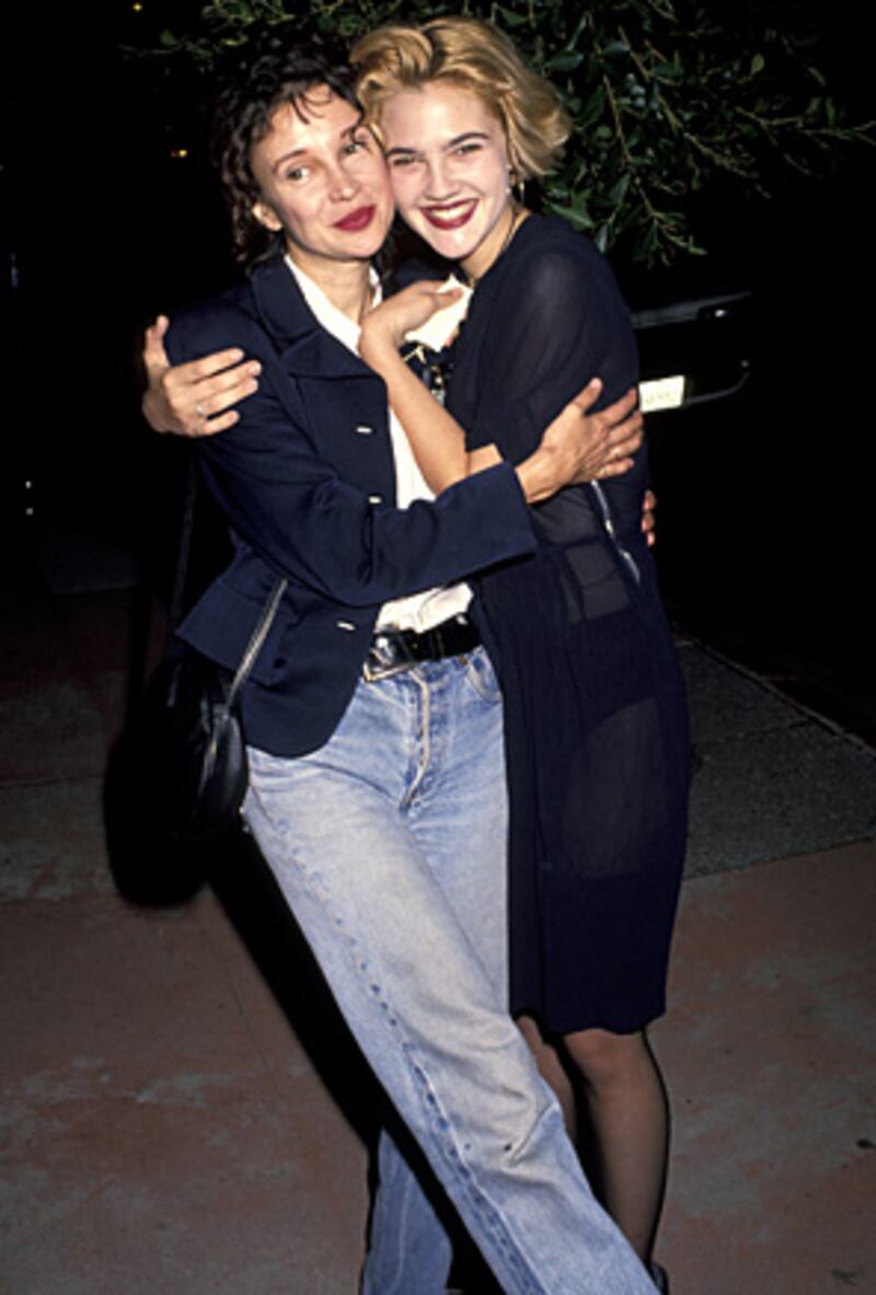 galleries/2009/09/29/roller-girl/drew-barrymore-5_odmvra