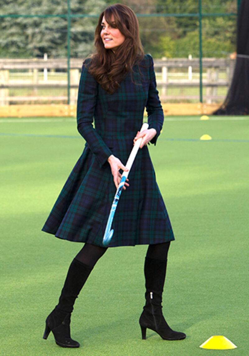 galleries/2010/12/10/kate-middleton-lookbook/middleton_hockey_uqqgp3