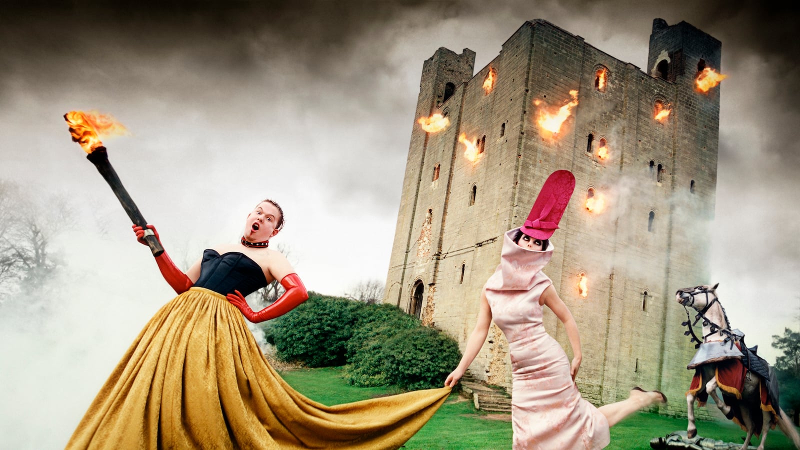 galleries/2013/11/20/isabella-blow-exhibit-at-london-s-somerset-house-photos/isabella-blow-exhibit-3_ayr5xz