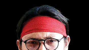 articles/2010/02/04/tibets-star-activist-warns-obama/varadarajan-tenzin-tsundue_pdlf14