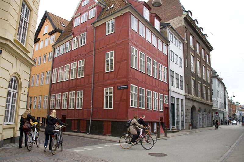 galleries/2011/06/13/best-and-worst-countries-to-do-business/mg-denmark-business-cities_qyf6tq