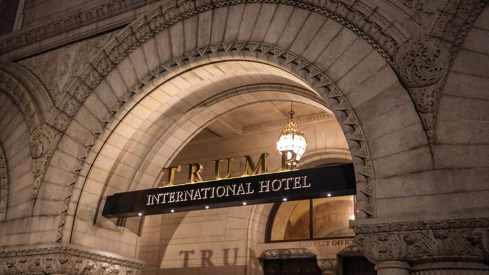 191020-everson-trump-business-tease_pdu1lv