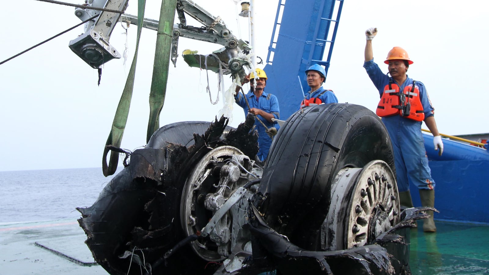 191024-irving-lion-air-610-anniversary-tease_elcrvs