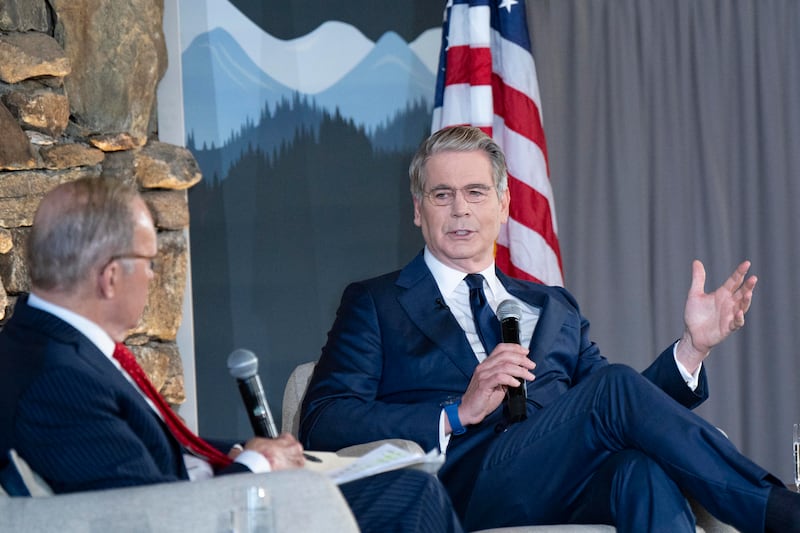 (L-R) Former director of the US National Economic Council Larry Kudlow and US Secretary of Treasury Scott Bessent speak at the G20 Finance Ministers and Central Bank Governors' meeting in Asheville, North Carolina, on September 1, 2026. (Photo by Allison Joyce / AFP via Getty Images)