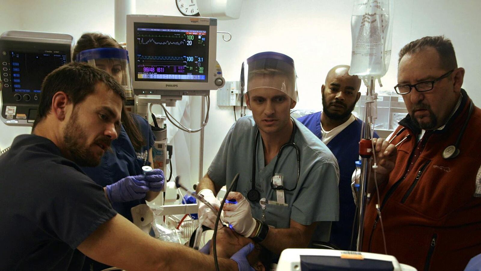 articles/2014/06/20/code-black-an-m-d-on-how-to-fix-our-emergency-room-crisis/140619-mcgarry-code-black-tease_wofoha