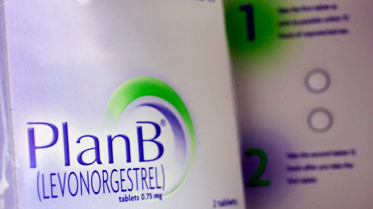 cheats/2011/12/07/feds-limit-plan-b-access/plan-b-pill-box_d05lfj