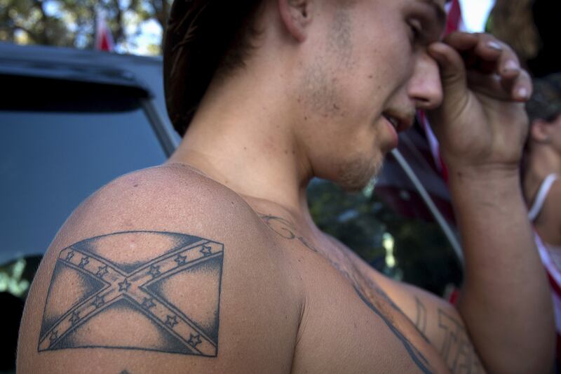 galleries/2015/06/27/confederate-flag-rally-ride-for-pride-photos/150627-confederate-pride-06_thm5kq