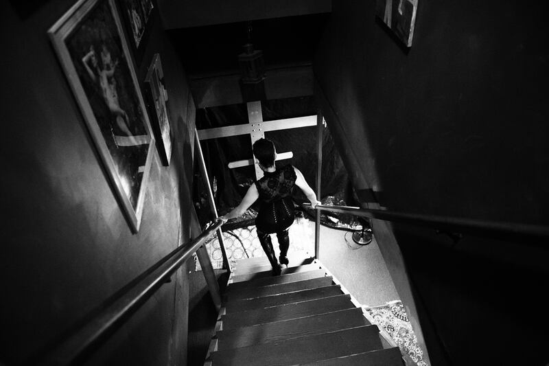 galleries/2014/12/20/whips-chains-and-slaves-inside-the-world-s-only-bdsm-chateau-photos/141219-BDSM-02_x6eudi