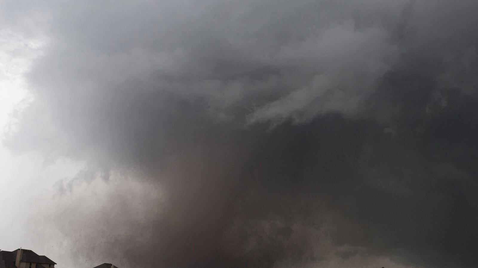 cheats/2013/05/21/tornado-threat-still-in-effect/130521-tornado-threat-weather-cheat_tuind2