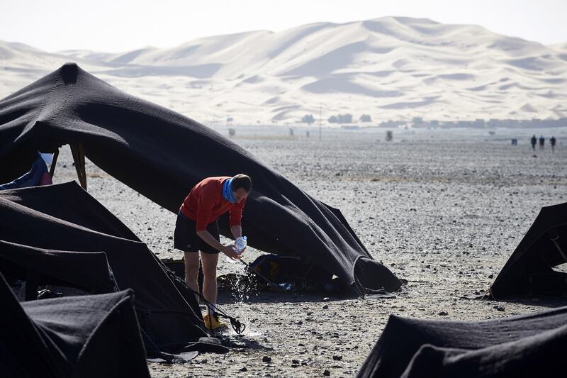 galleries/2016/04/13/marathon-in-the-moroccan-desert/160413-morocco-race9_dly3bt