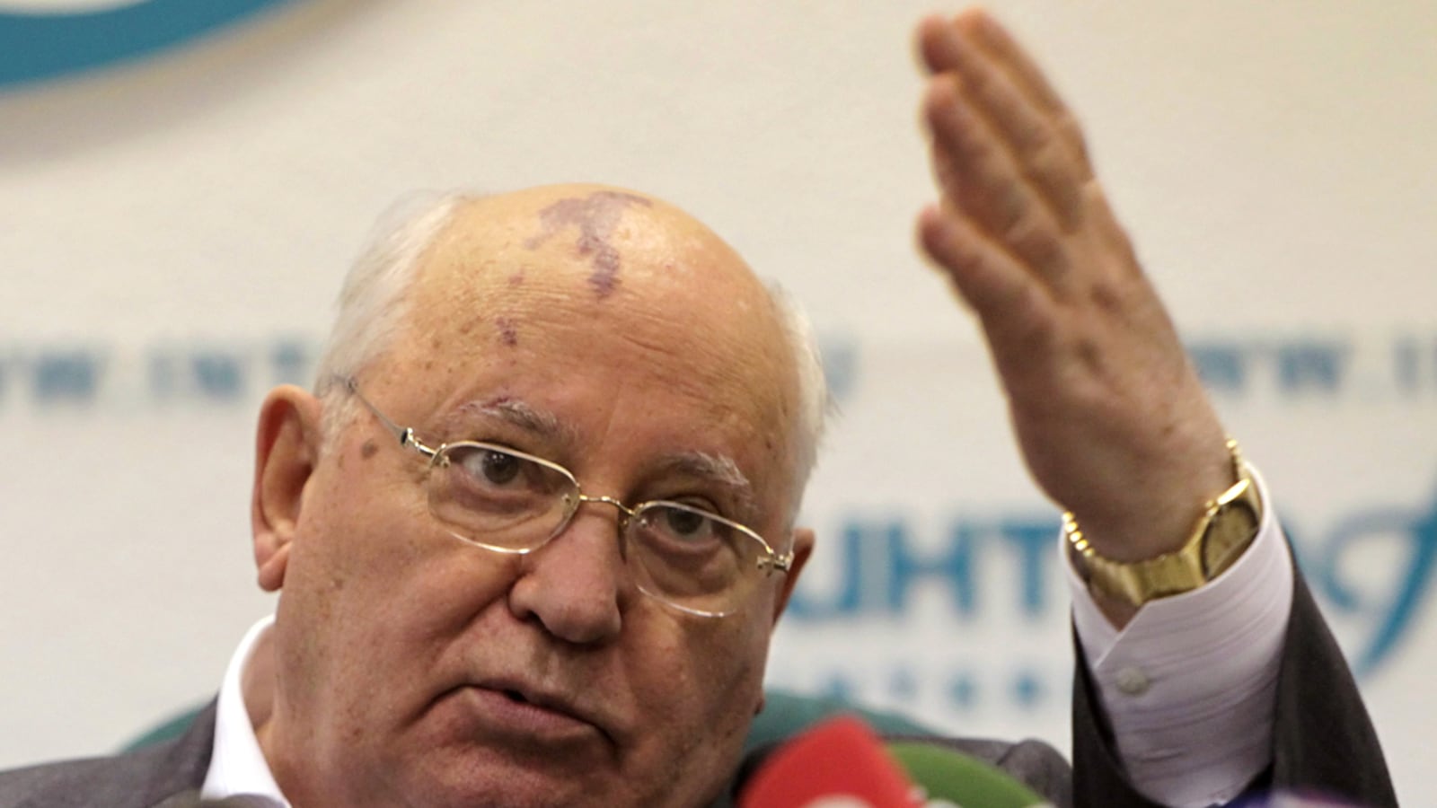 articles/2011/08/21/mikhail-gorbachev-compares-putin-s-policies-to-stalin-s/gorbachev-putin-nemtsova_yuhped
