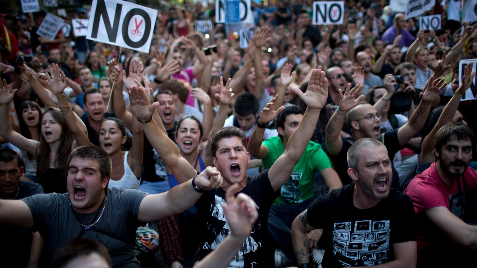 articles/2012/07/14/spain-s-austerity-hits-the-people-but-not-the-pols/elkin-spain-austerity-embed_axvbru