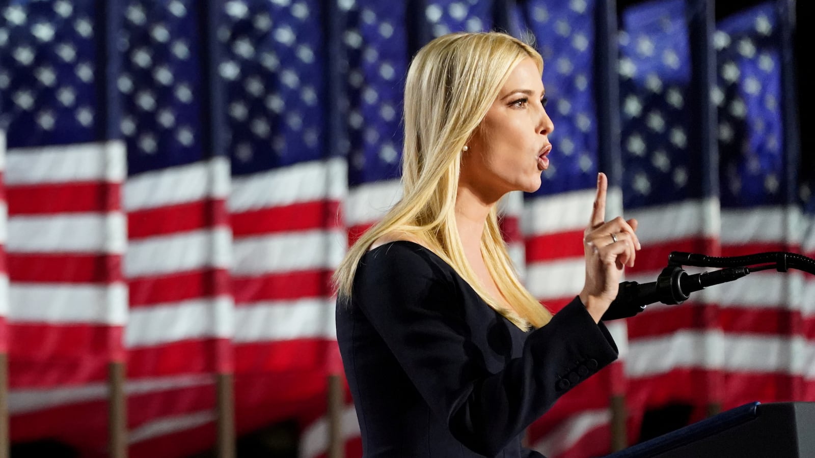 2020-08-28T000000Z_688985315_RC2QMI9KS0FR_RTRMADP_3_USA-ELECTION-CONVENTION_xrxaqi