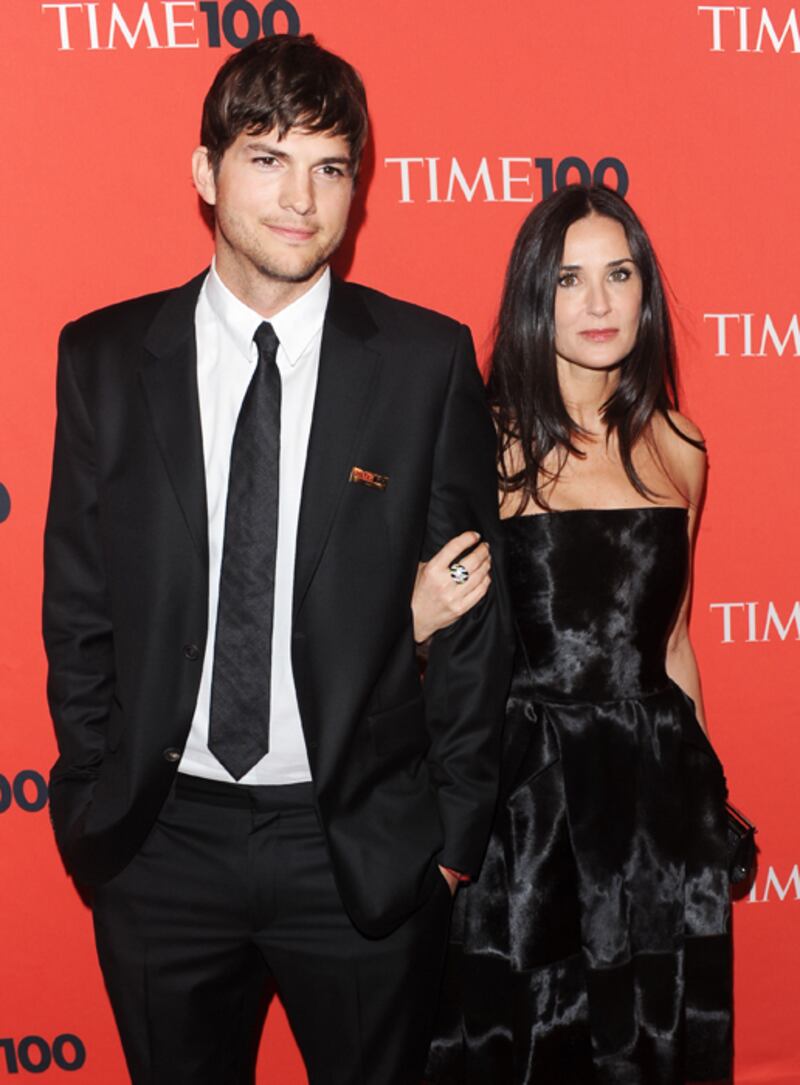 galleries/2010/10/13/oversharers/oversharers---demiashton_dxvdti