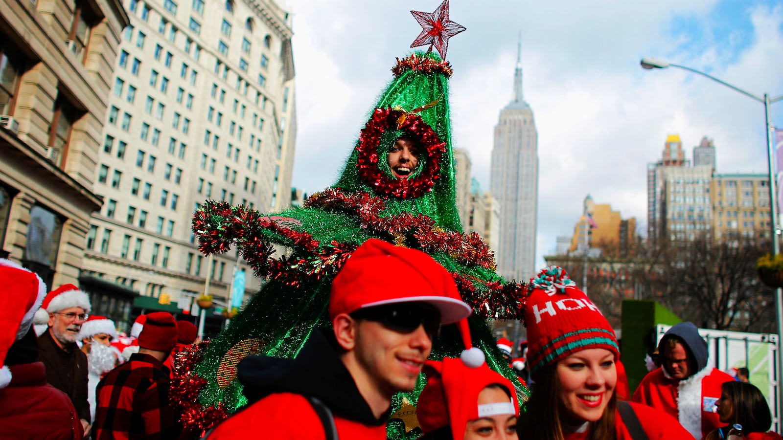 galleries/2016/12/10/santacon/121016-santacon-tease_bpbbg9
