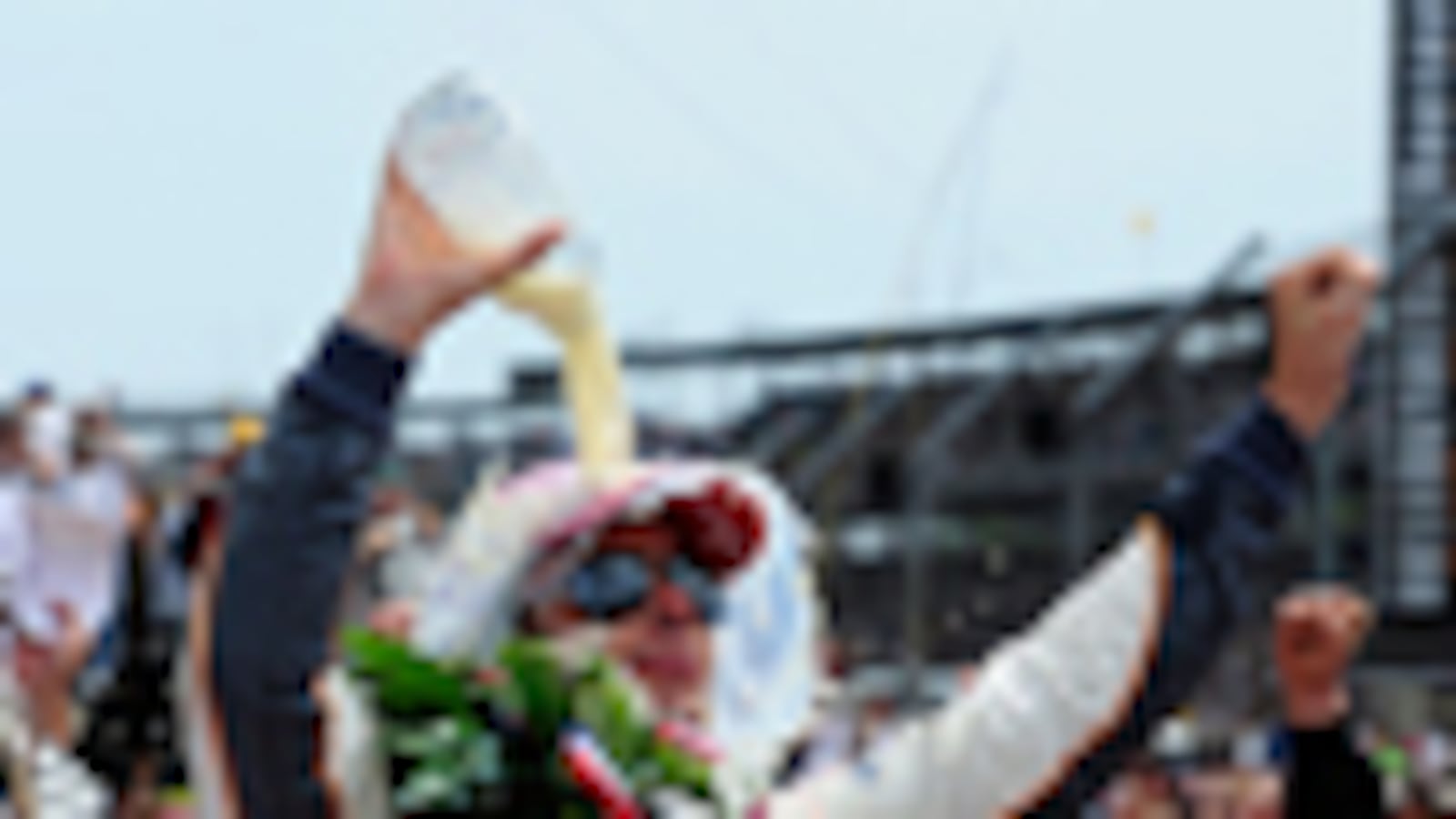 cheats/2011/05/29/dan-wheldon-wins-indy-500-race/indy-500-winner_r5zym0