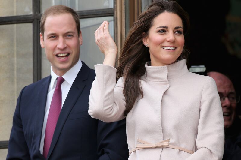 articles/2012/11/30/tick-tock-11-signs-kate-middleton-is-pregnant/kate-cambridge3_tbf0fq