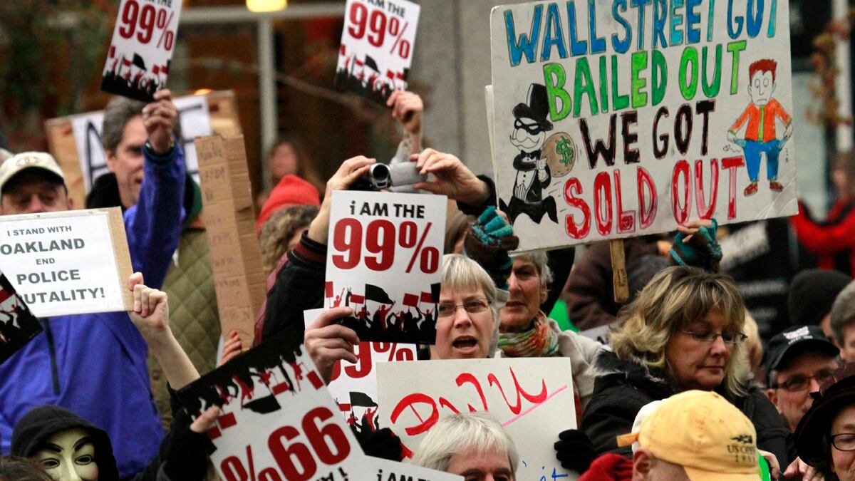 cheats/2011/10/30/oregon-police-arrest-30-protesters/occupy-portland-arrests-cs_hzvw90