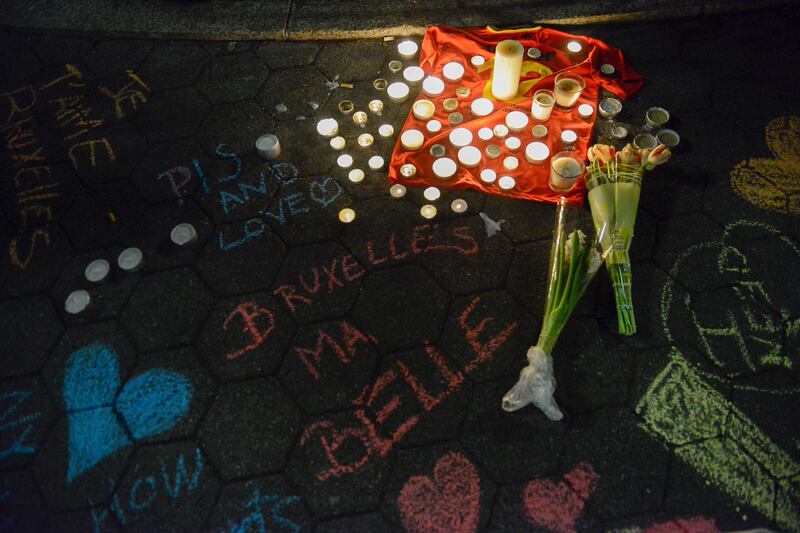 galleries/2016/03/23/the-world-mourns-with-belgium-photos/160323-belgium-mourns8_nfb6sc