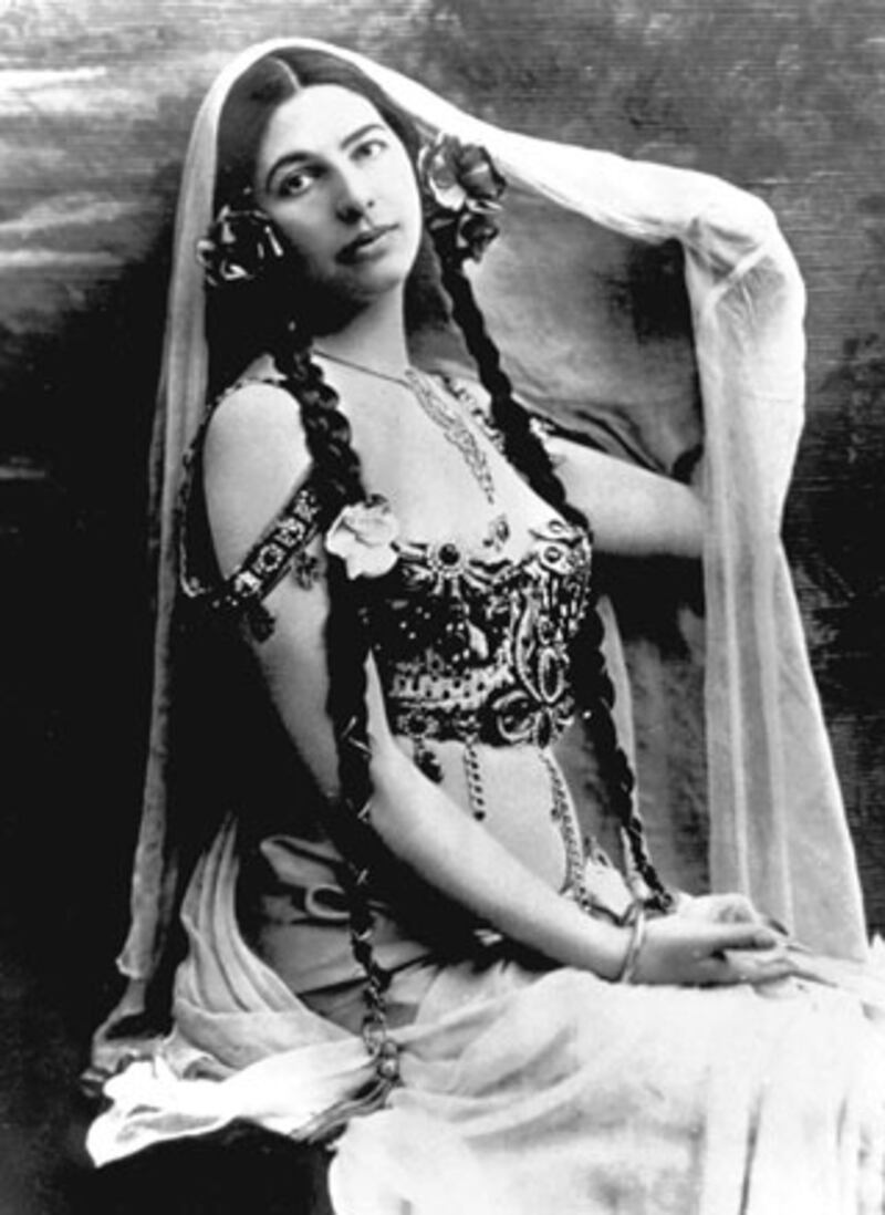 galleries/2010/06/29/spies-we-loved/spies---hari_jsea39