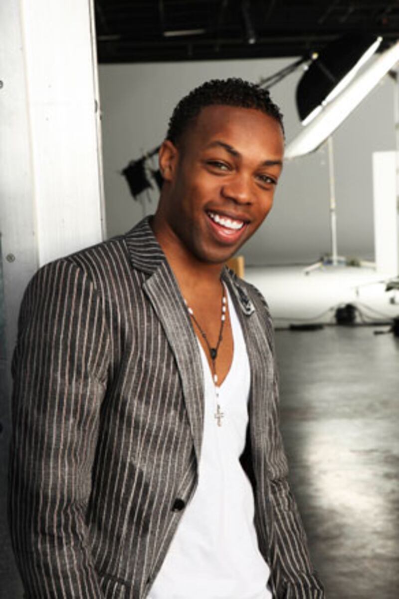 galleries/2010/02/22/idol-s-12-final-men/idol-men---hall_iwu78l