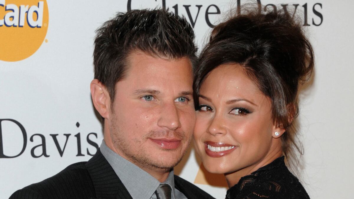 cheats/2012/09/13/nick-and-vanessa-lachey-have-baby/nick-vanessa-lachey-baby-cheat_yhbomq