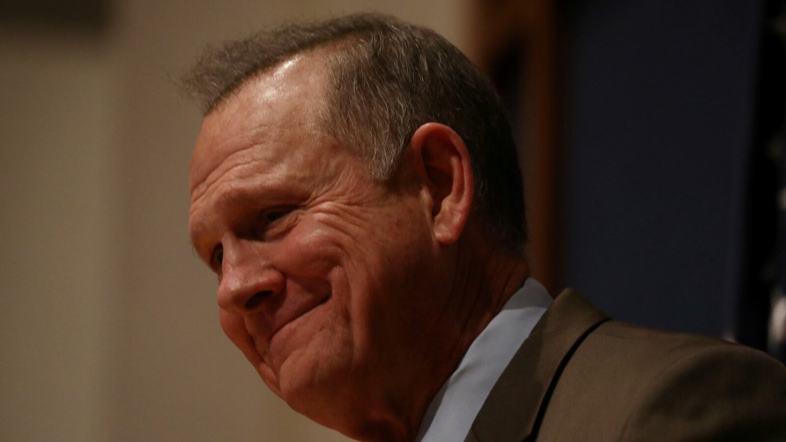 180104-moore-cheat_akltfz