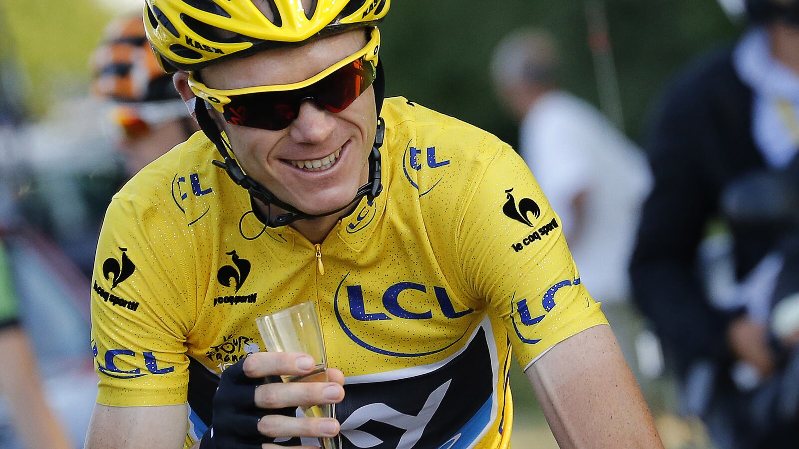 cheats/2013/07/21/brit-chris-froome-wins-tour-de-france/130721-tour-de-france-cheat_vw4ugb