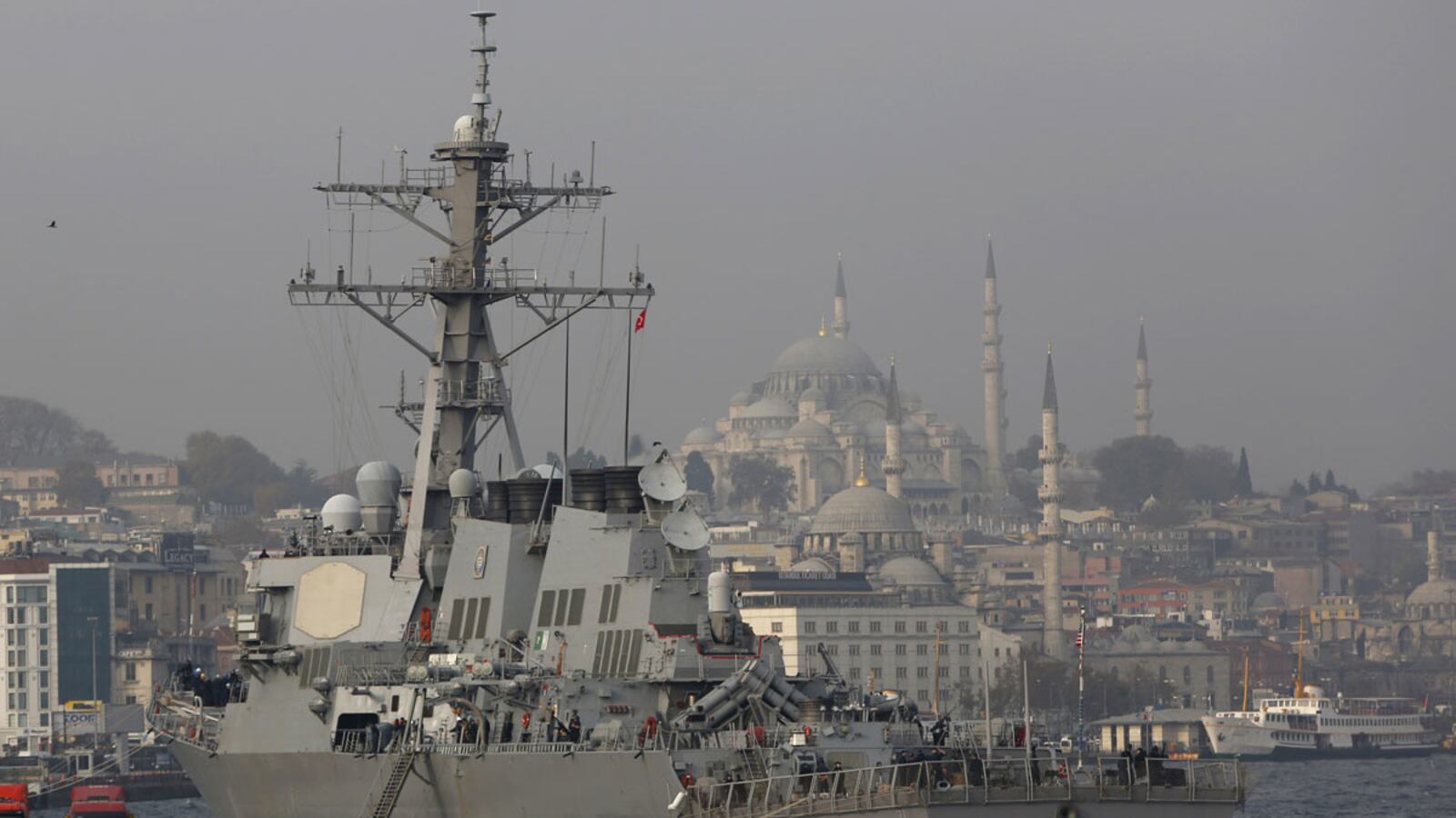 cheats/2014/11/13/12-turks-freed-after-u-s-sailor-attack/141113-istanbul-us-soldiers-cheat_sk23ed