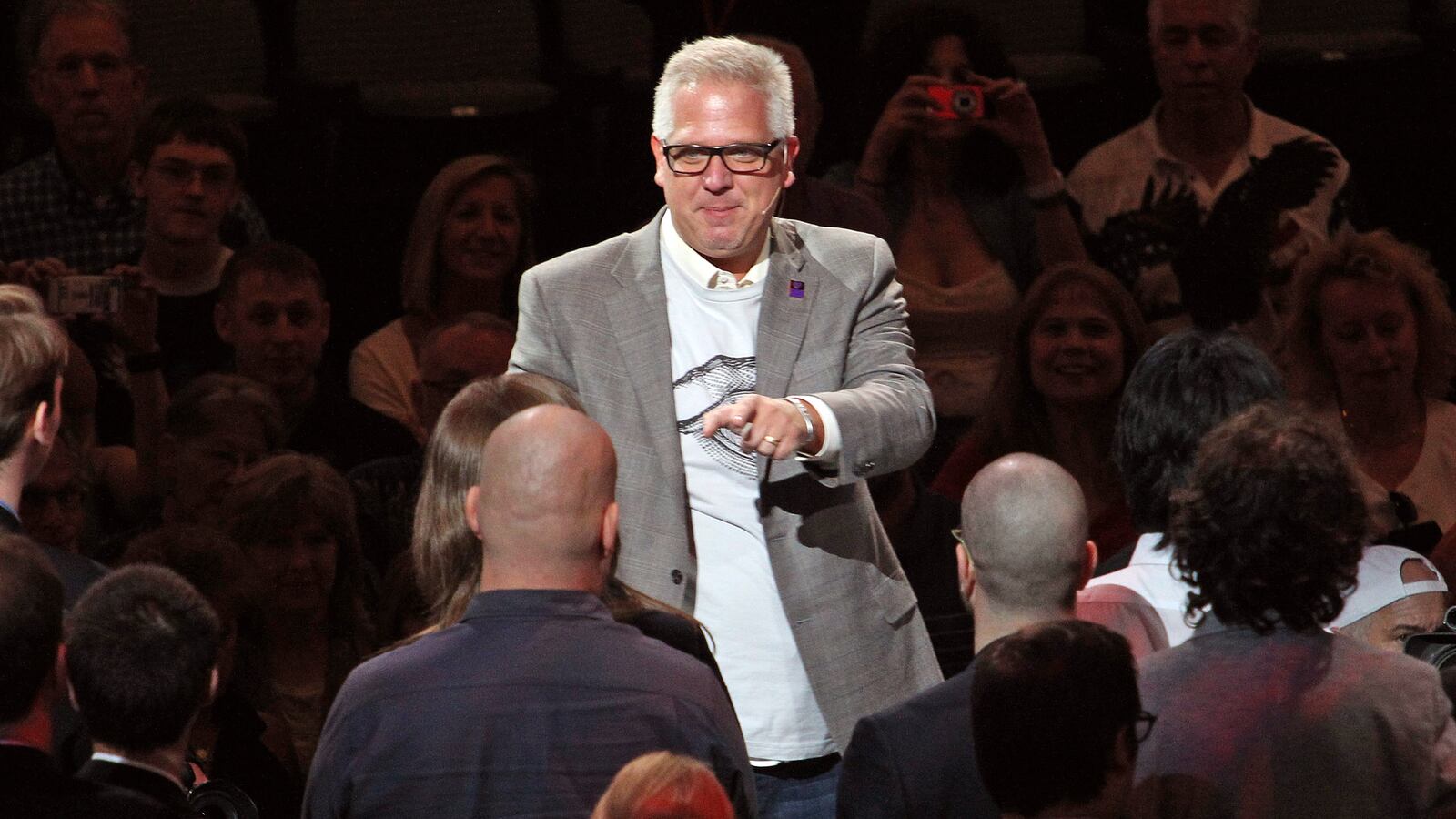 articles/2013/01/12/glenn-beck-attempts-a-laughable-make-over-as-a-libertarian/130111-glenn-beck-centrist-avlon_sm5p8e